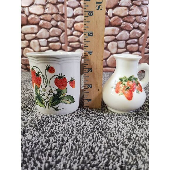 Vintage Strawberry Collection - Picture 6 of 11